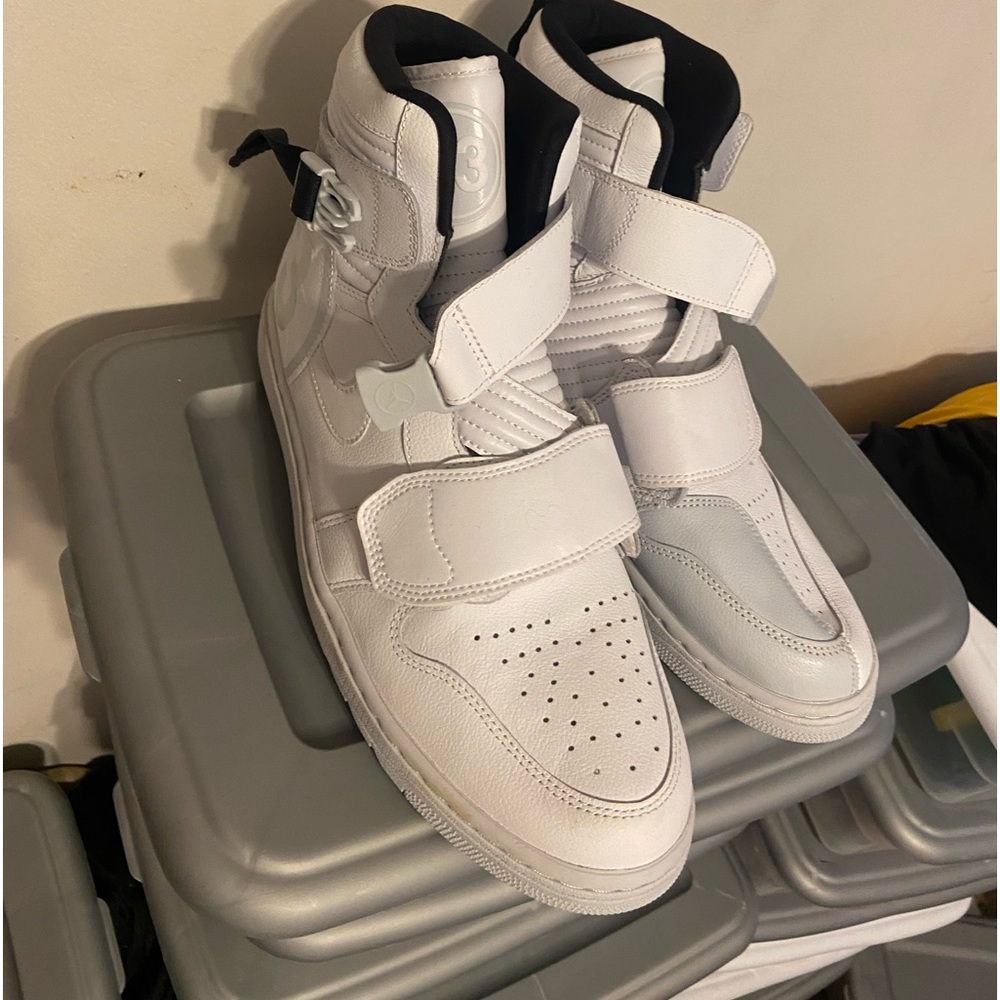 Air Jordan 1 Moto 'Pure Platinum' AT3146-100